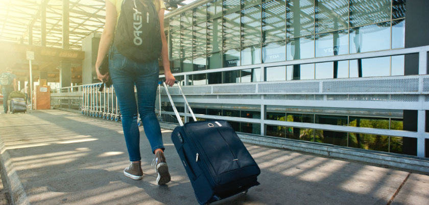 Robots-in-Airports-&-Train-Stations